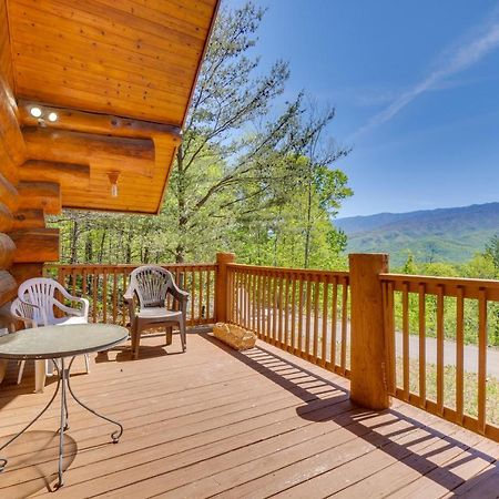 Idyllic Gatlinburg Cabin With Hot Tub And Balcony! Extérieur photo