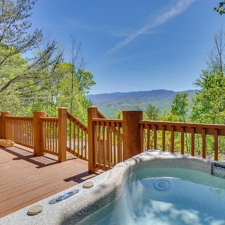 Idyllic Gatlinburg Cabin With Hot Tub And Balcony! Extérieur photo