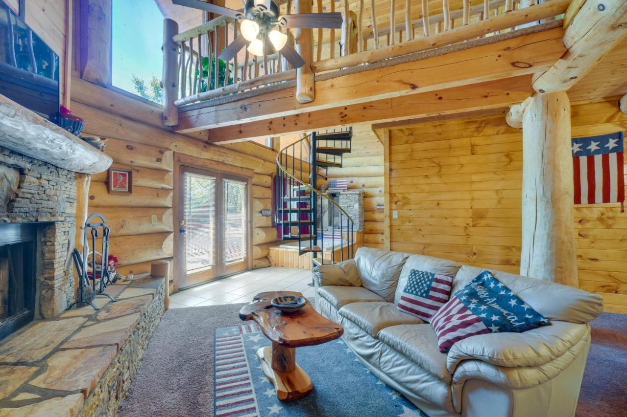 Idyllic Gatlinburg Cabin With Hot Tub And Balcony! Extérieur photo
