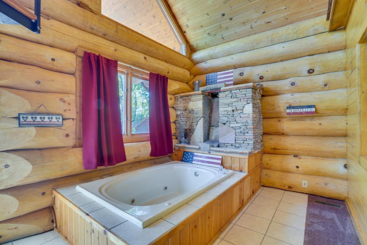 Idyllic Gatlinburg Cabin With Hot Tub And Balcony! Extérieur photo