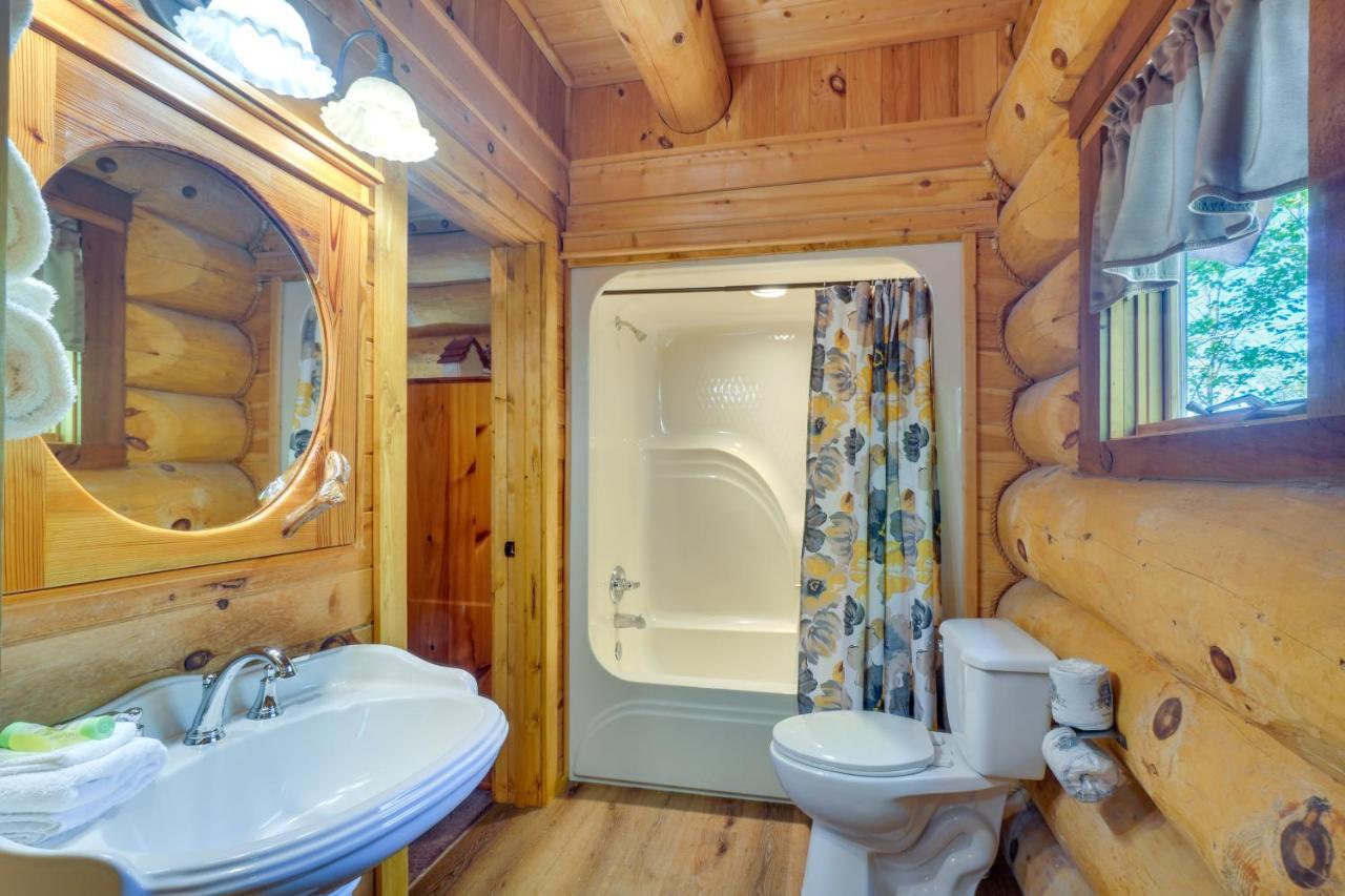 Idyllic Gatlinburg Cabin With Hot Tub And Balcony! Extérieur photo