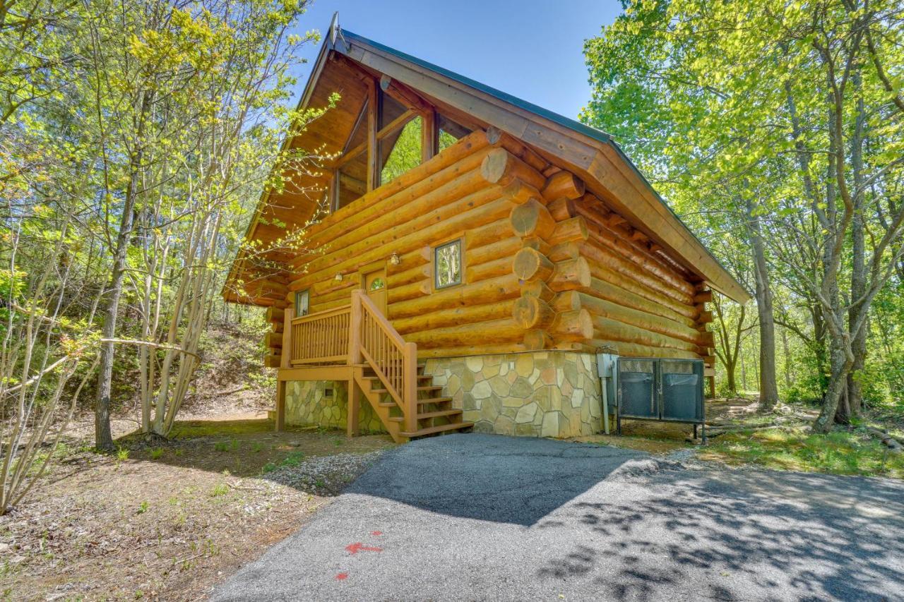 Idyllic Gatlinburg Cabin With Hot Tub And Balcony! Extérieur photo